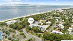 Large Modern Unit With Lift & Swimming Pool